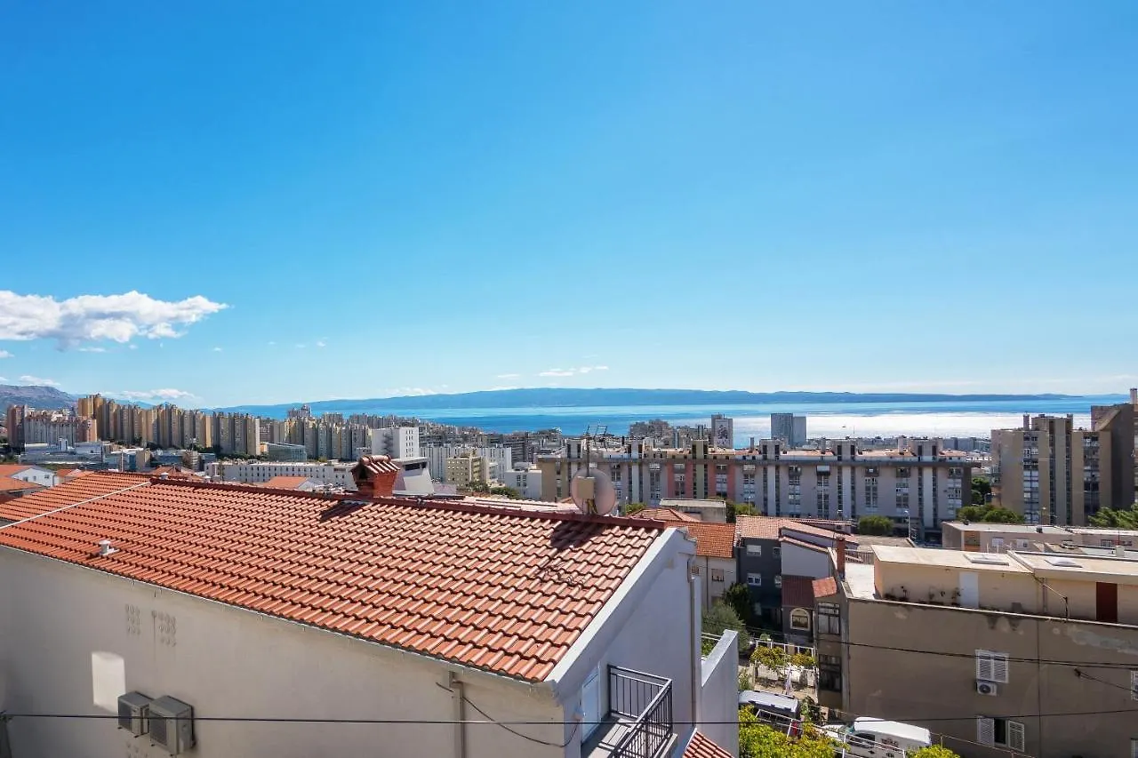 Apartment La Le With Big Terrace Split
