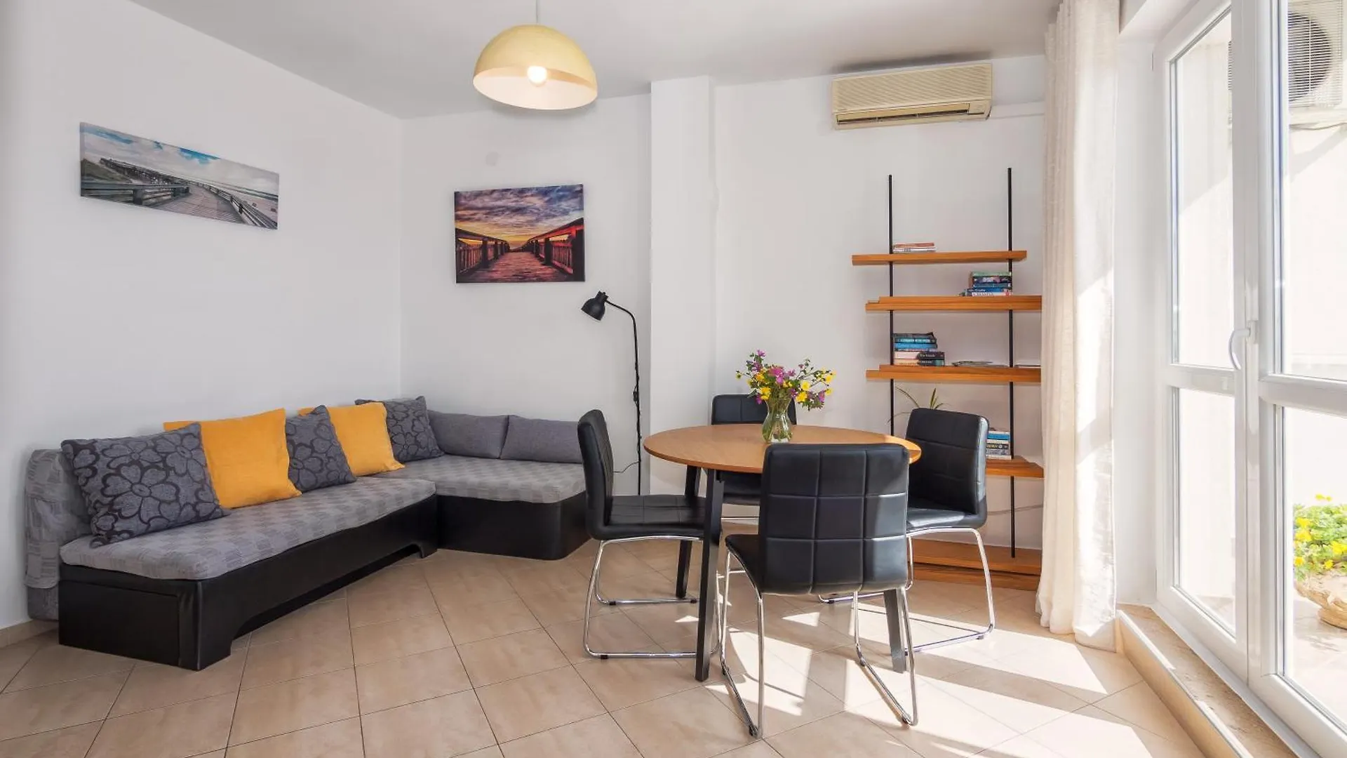 Apartment La Le With Big Terrace contacts