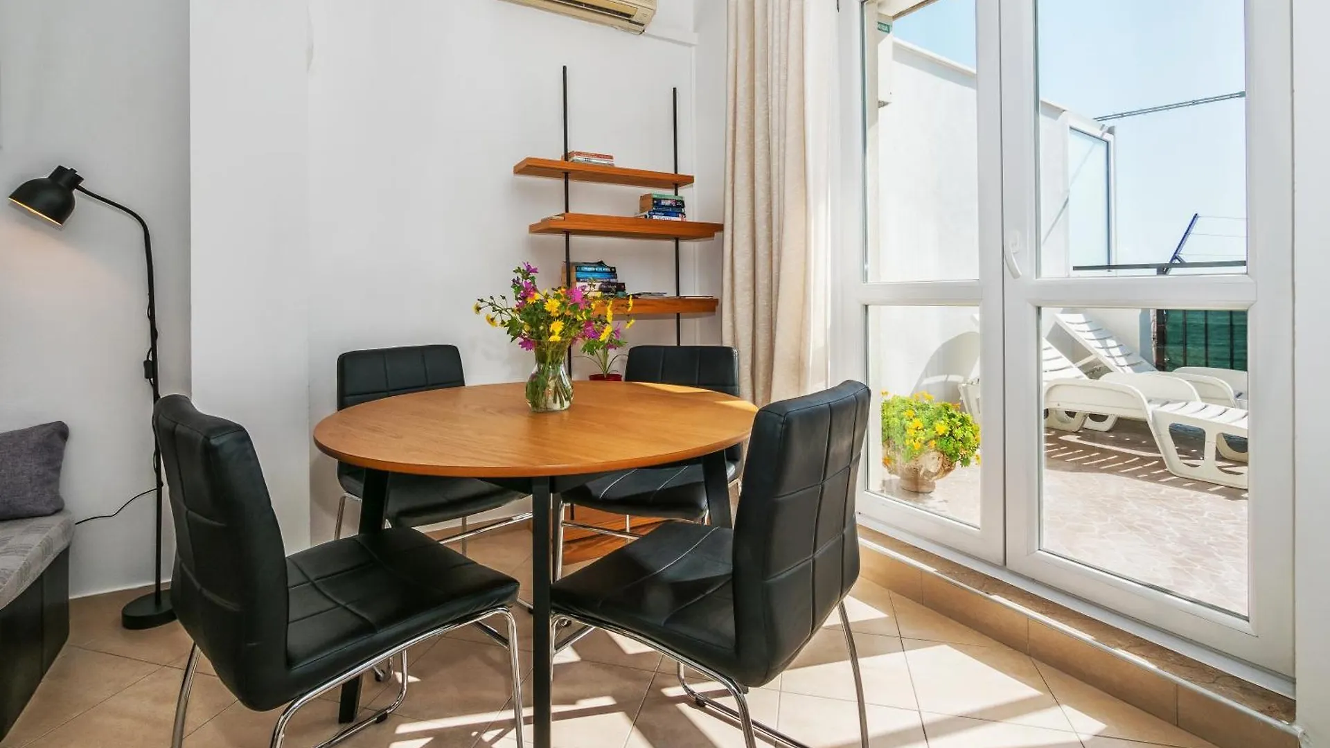 Apartment La Le With Big Terrace Split